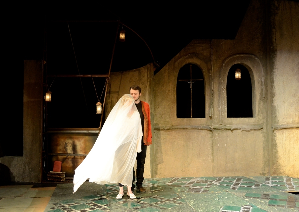 Trădări. Hamlet 13