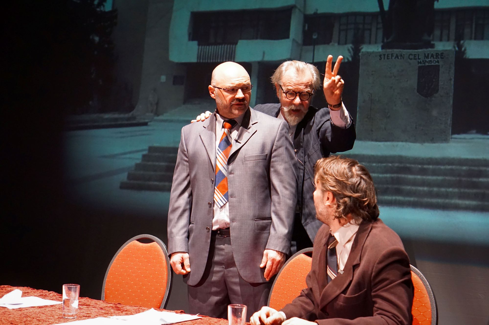 a-fost-sau-n-a-fost-098